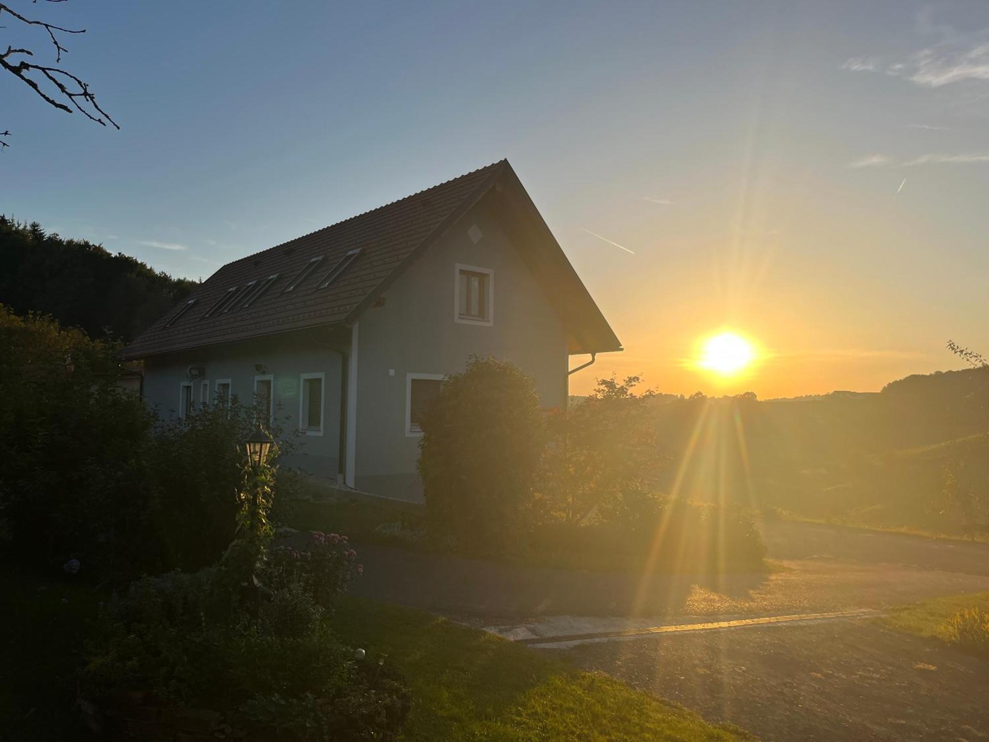 Ferienhaus Am Hof Zotter Riegersburg Exterior foto